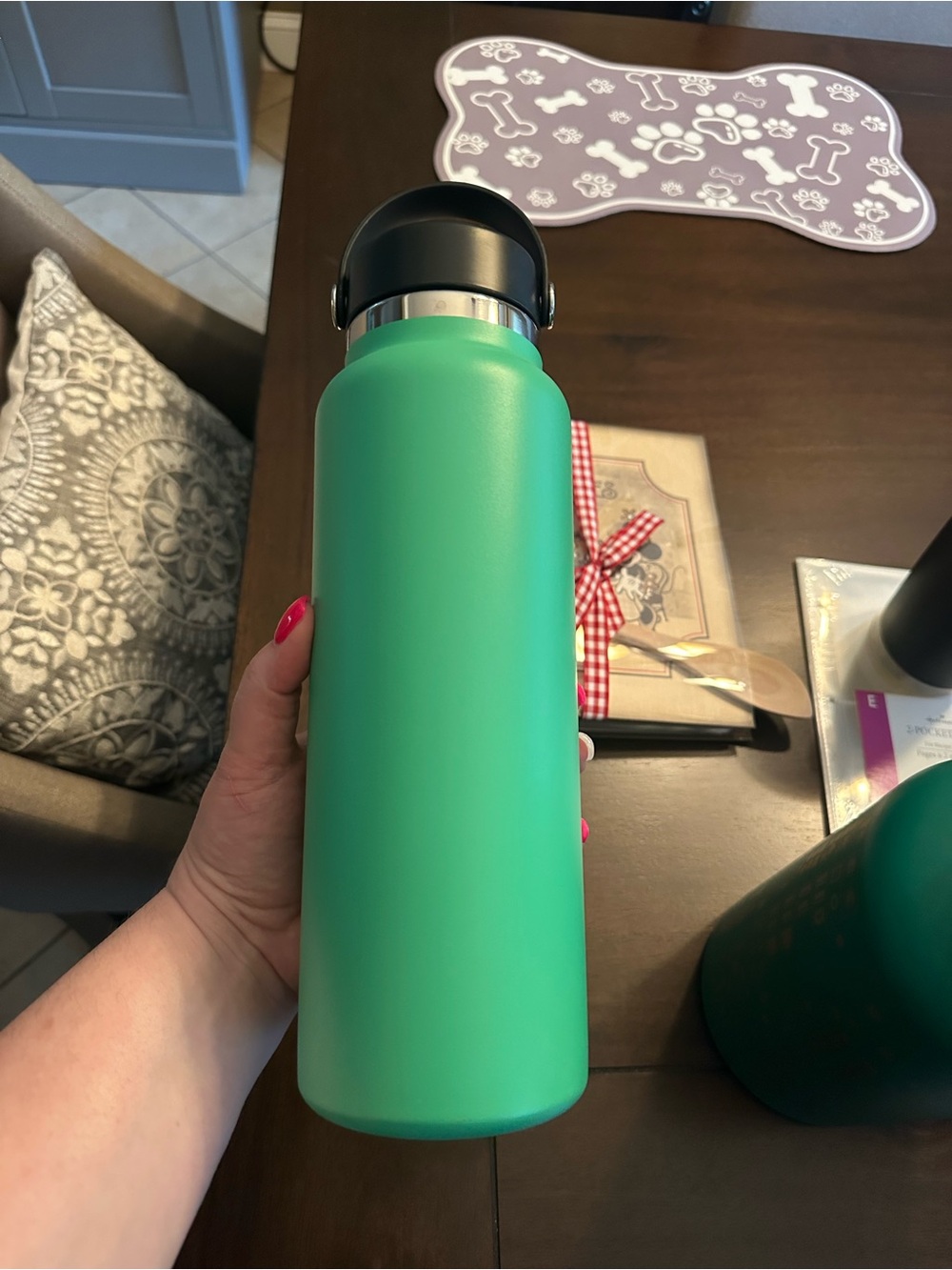 Hydro Flask Mint Green Insulated Water Bottle - Picture 2 of 2